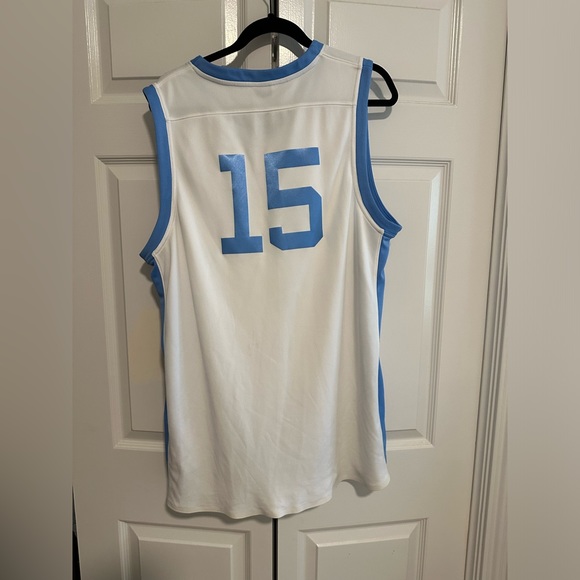 Replica Vintage North Carolina Tar Heels Jersey #15. Size L. - Picture 2 of 3
